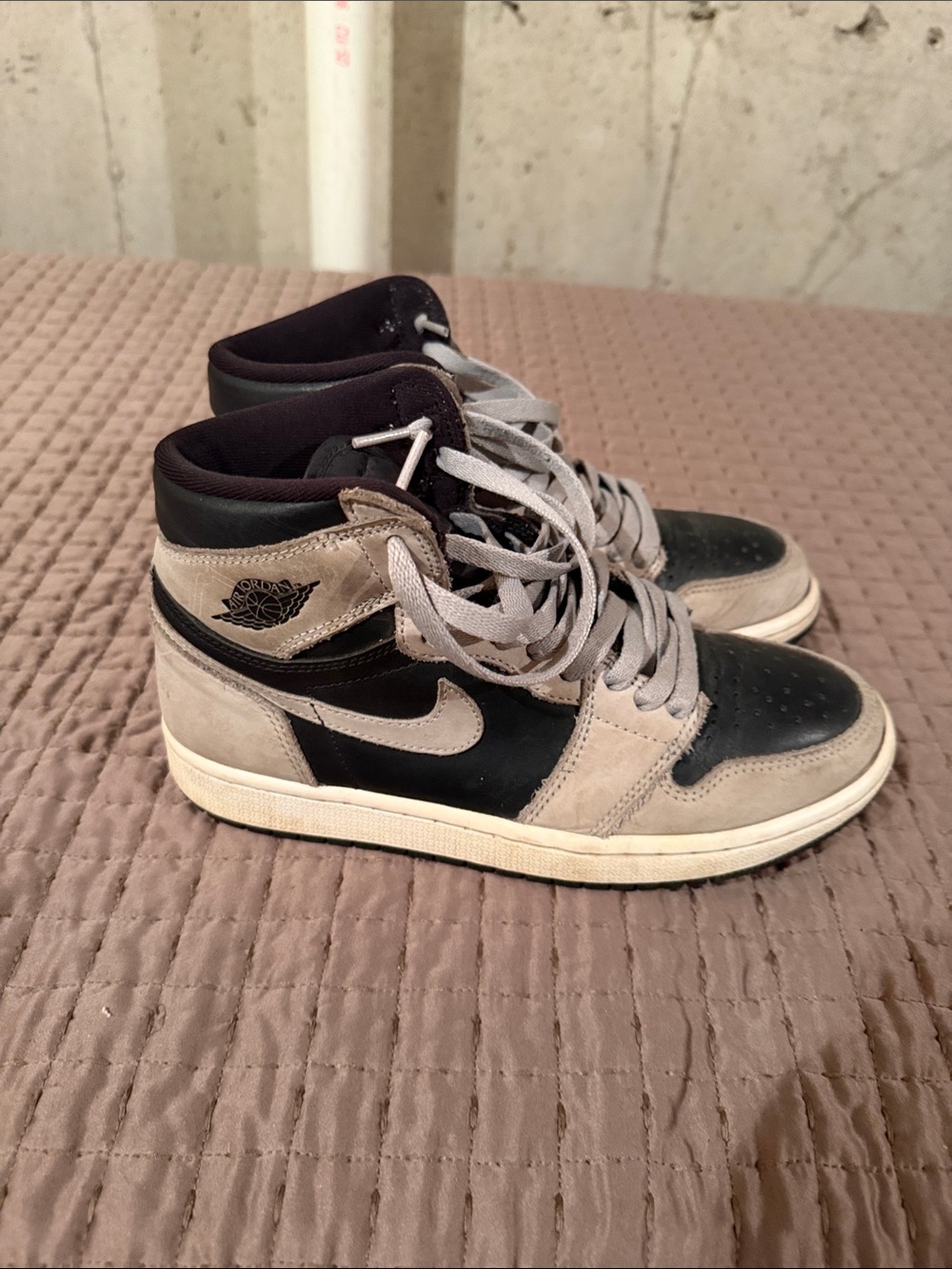 Men's High-Top Basketball Sneakers - Gray & Black